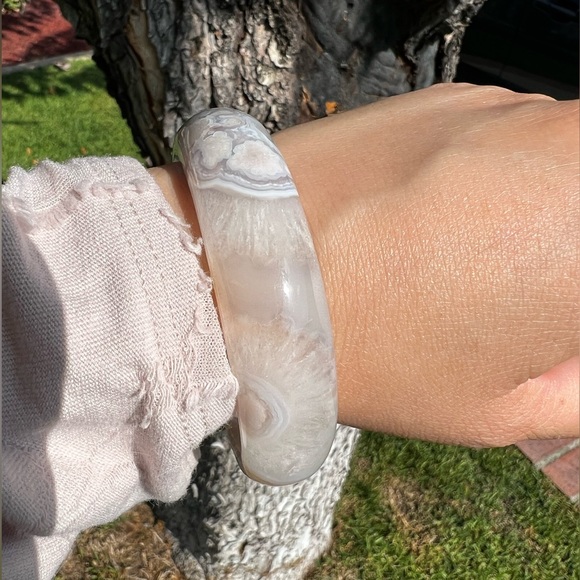 Moody Blue Flower Agate Bangle Bracelet with Quartz and Pink Blossoms - Sakura - Picture 8 of 8